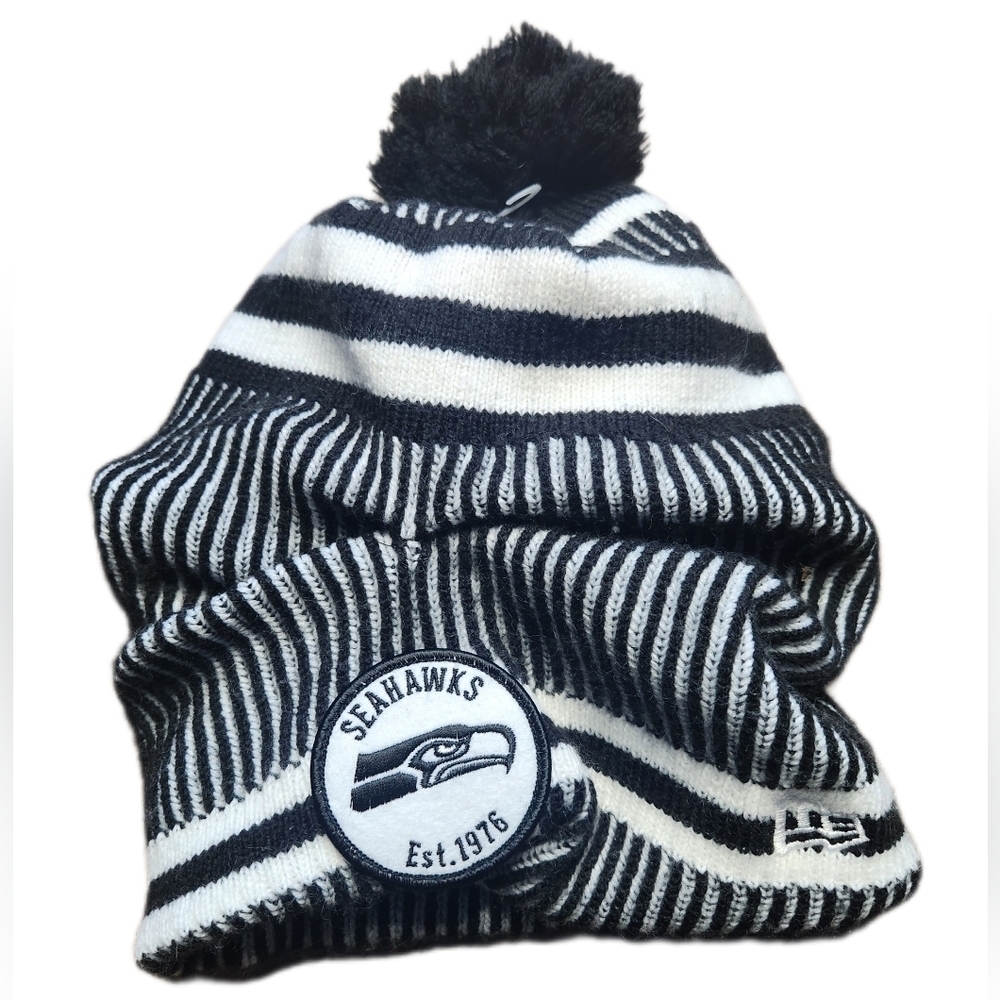 NWOT SEAHAWKS Toque Black and White OS